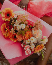 Load image into Gallery viewer, Florist&#39;s Choice Hand-Tied Bouquet
