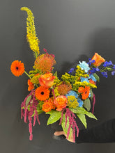 Load image into Gallery viewer, Florist&#39;s Choice Arrangement Subscription
